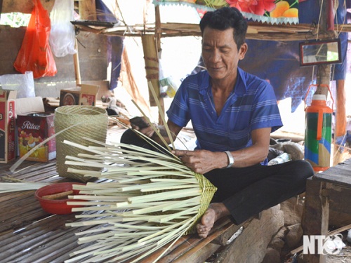 /nghe-dan-lat