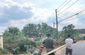 Trong bụi cây ven đường phát hiện hai nam thanh niên tử vong